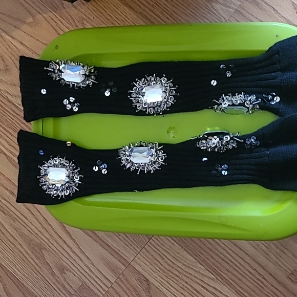 Black gloves - Picture 1 of 2